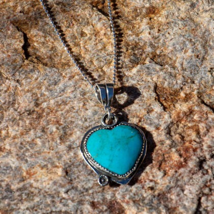 J152 Kingman Turquoise Heart with Western Daisy