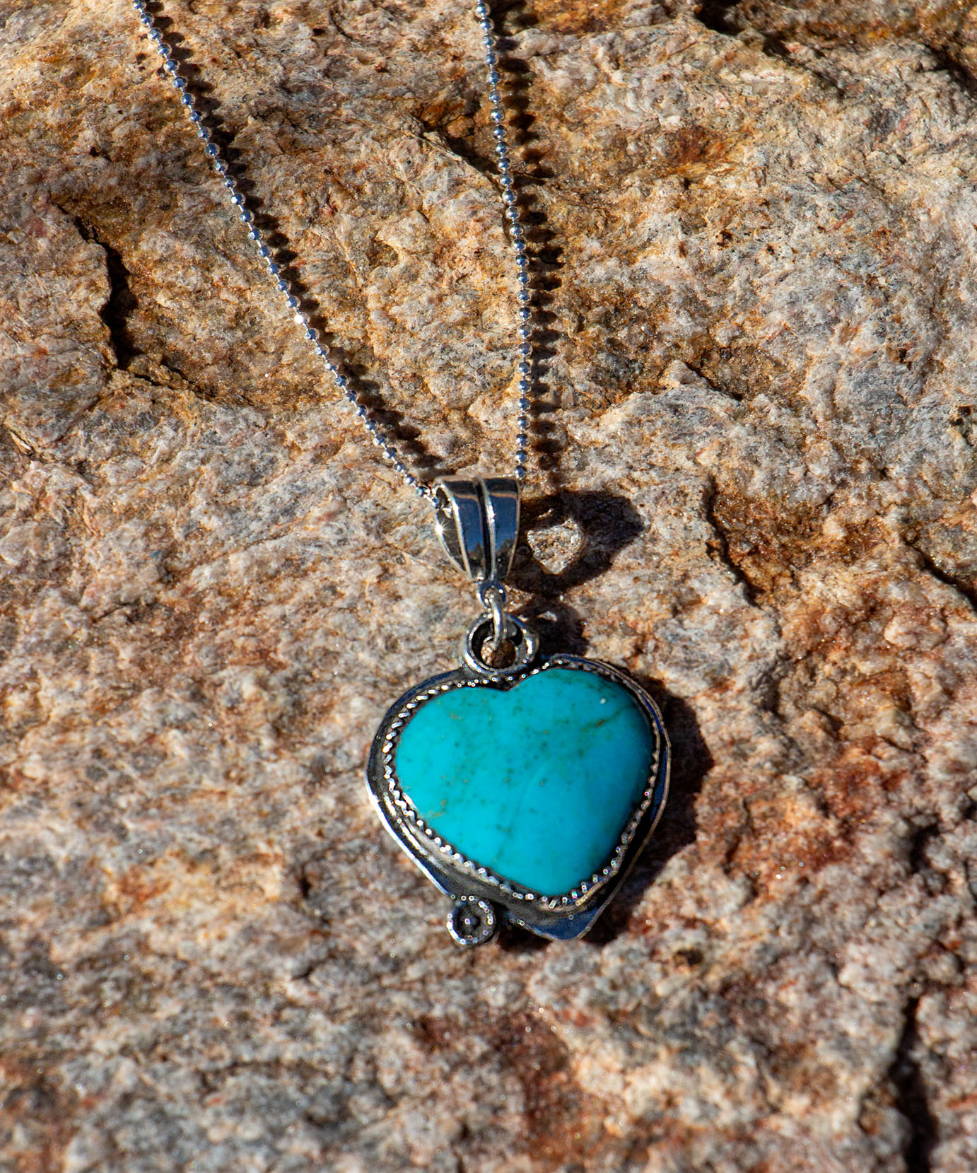 J152 Kingman Turquoise Heart with Western Daisy
