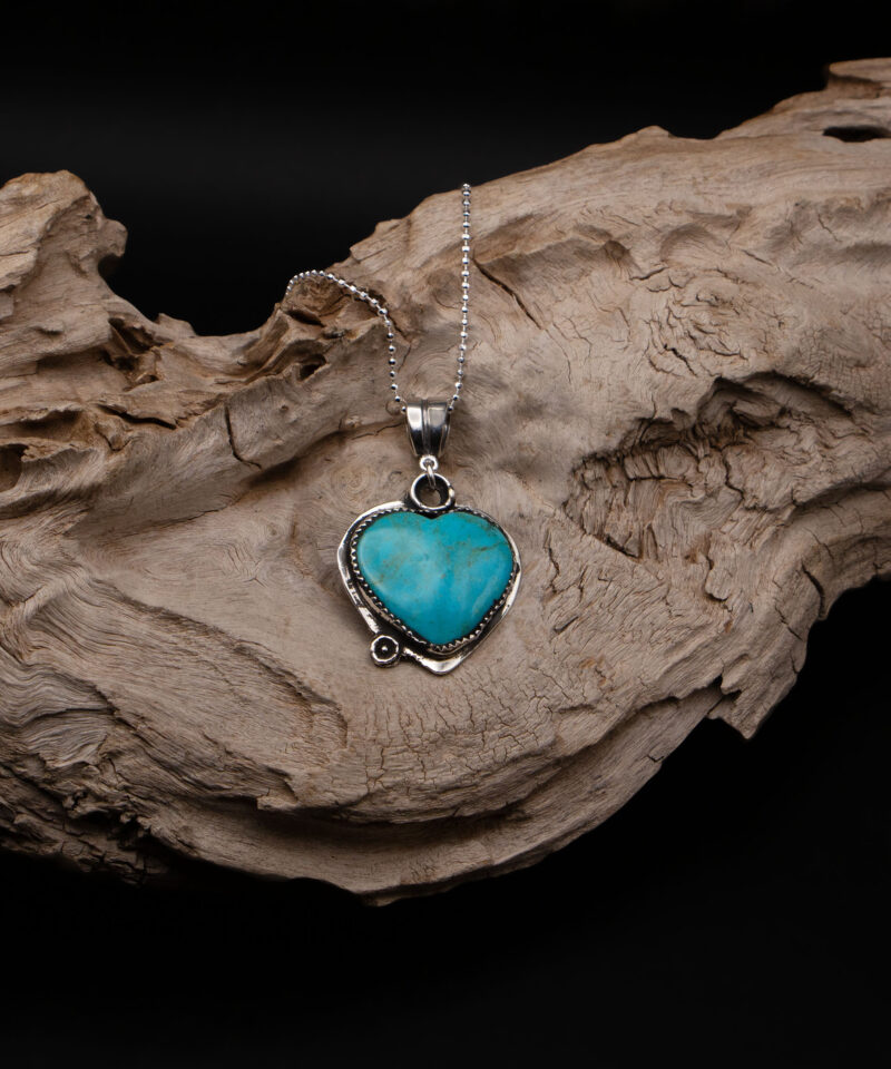 J152 Kingman Turquoise Heart with Western Daisy - Image 5