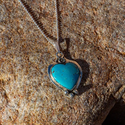 J157 Kingman Turquoise Heart with Flower & Beads