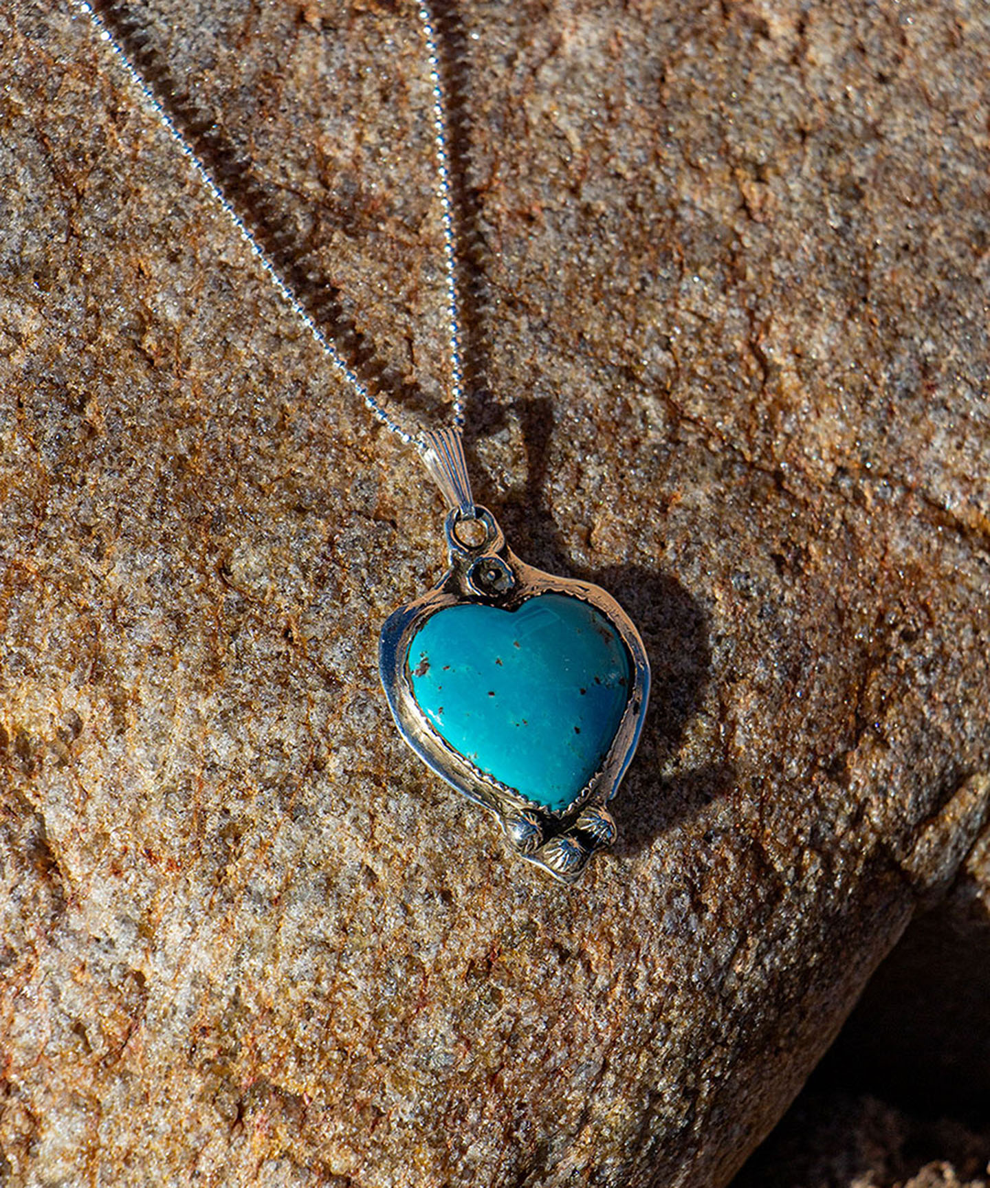 J157 Kingman Turquoise Heart with Flower & Beads