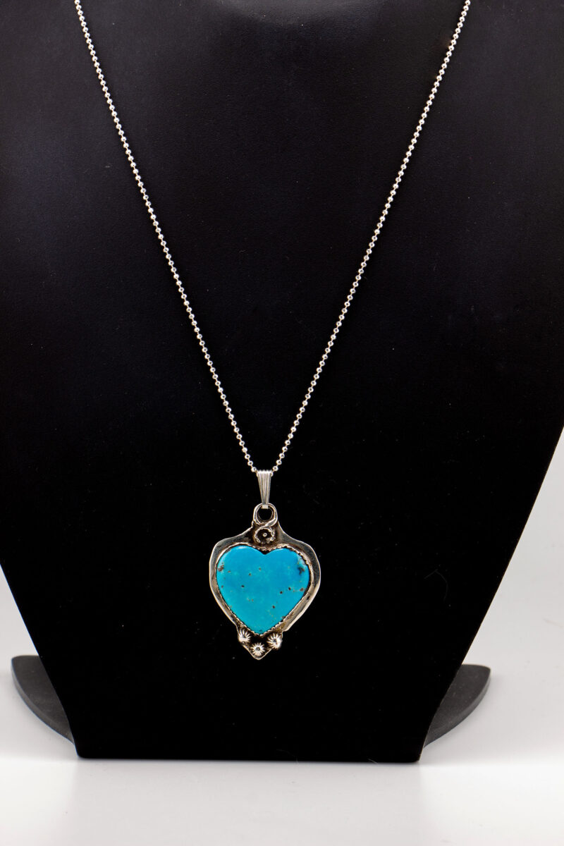 J157 Kingman Turquoise Heart with Flower & Beads - Image 6